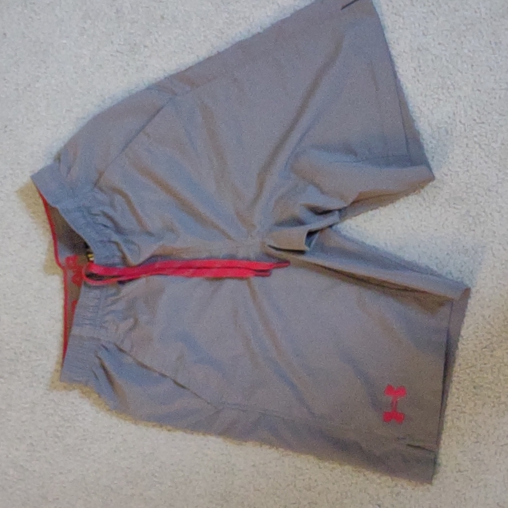 Excellent used condition. Men's Under Armour Shorts. Size Small